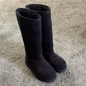 Women's Black Suede UGG-like Boots! New!